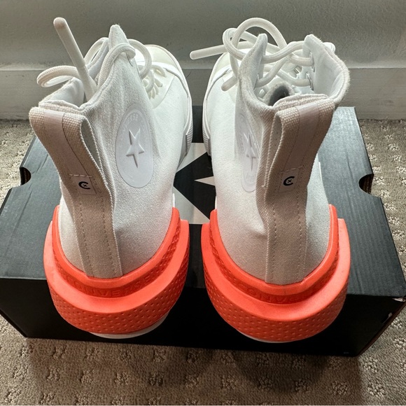 Converse high tops - new and never worn - Picture 5 of 11